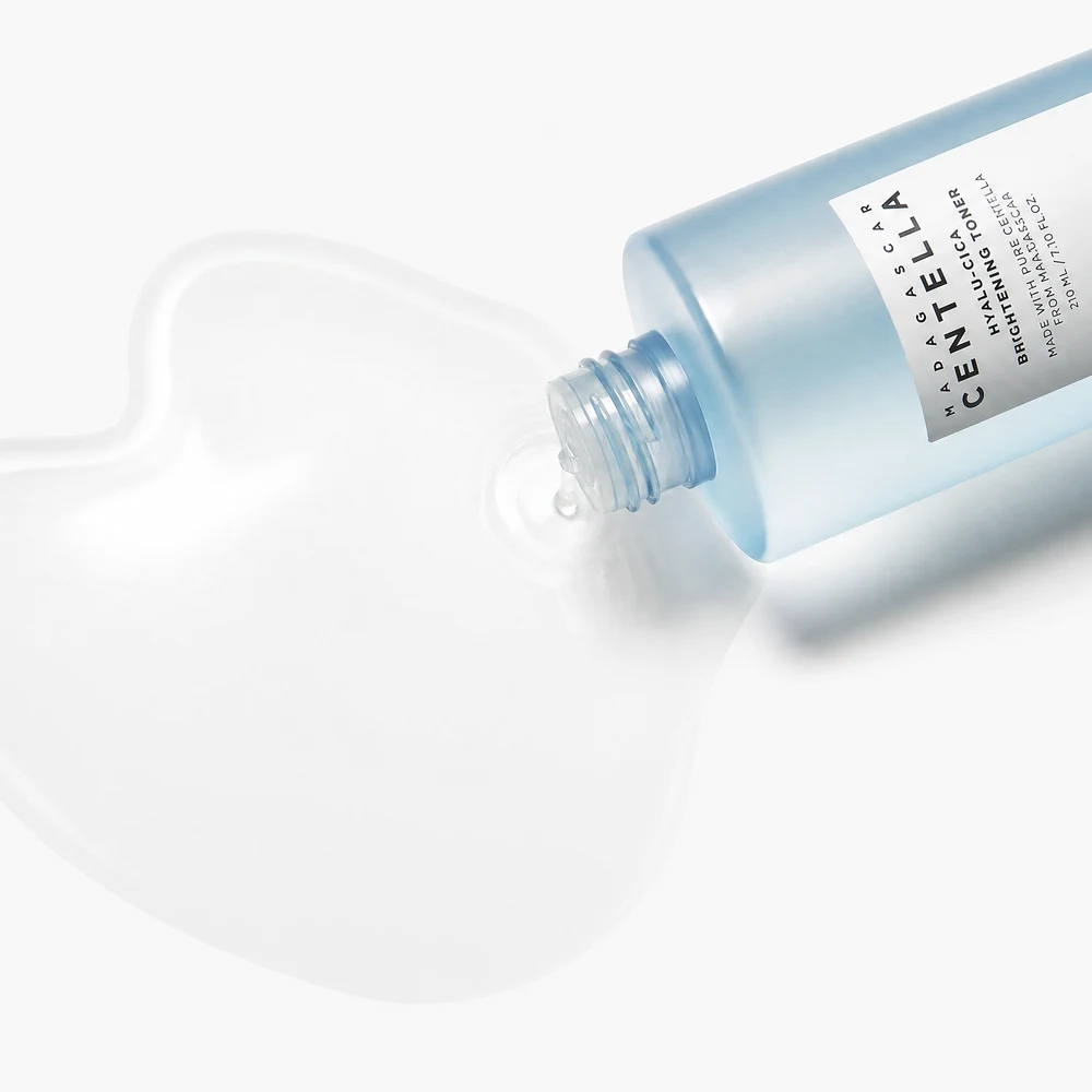Подготовка кожи — тонер для лица SKIN1004 Madagascar Centella Hyalu-Cica Brightening Toner, 210 мл