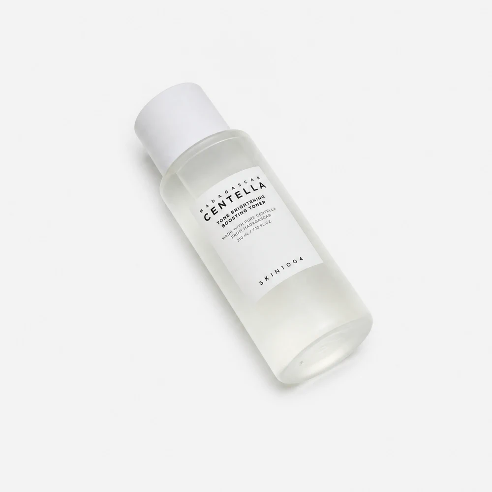 Подготовка кожи — тонер для лица SKIN1004 Madagascar Centella Tone Brightening Boosting Toner, 210 мл