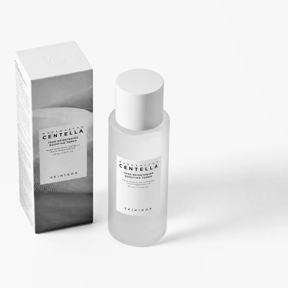 Подготовка кожи — тонер для лица SKIN1004 Madagascar Centella Tone Brightening Boosting Toner, 210 мл